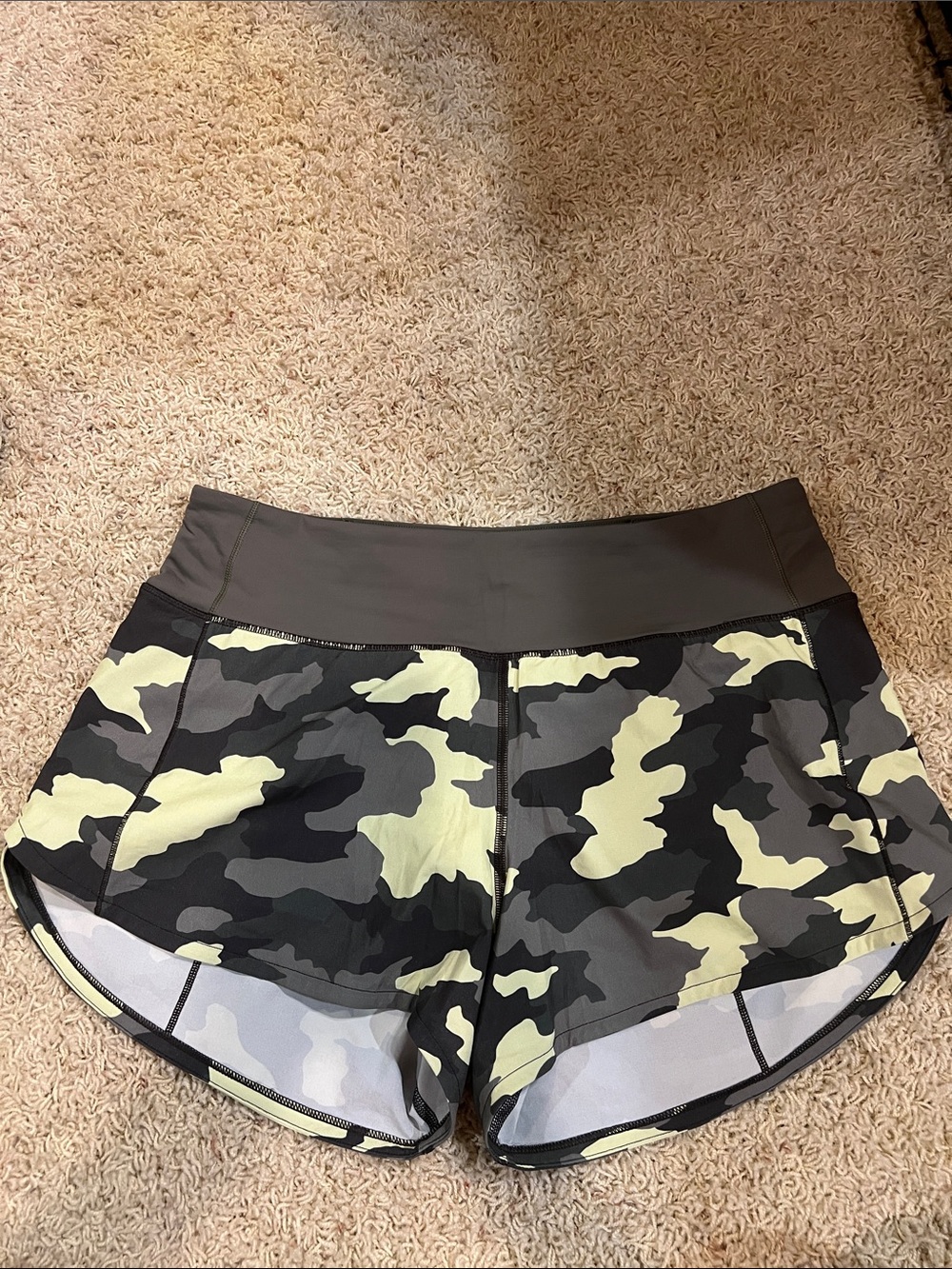 Women’s Lululemon Heritage 365 Camo Crispin Green Multi Speed Short